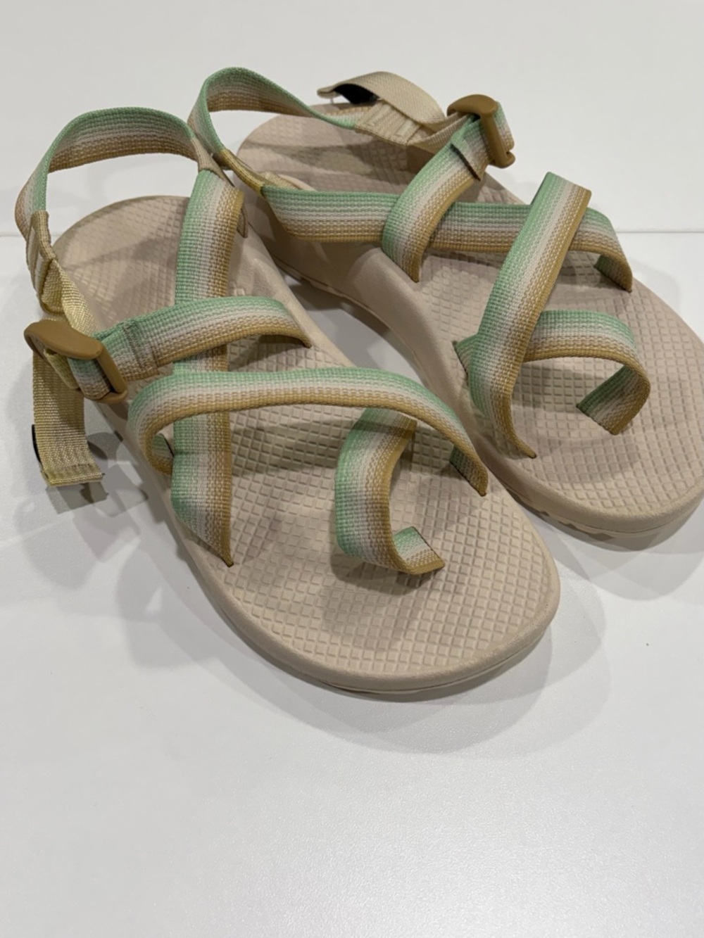 Chaco Women's Size 10 Z2 Classic Sport Sandals Cream Green NWT Chacos Water Shoe